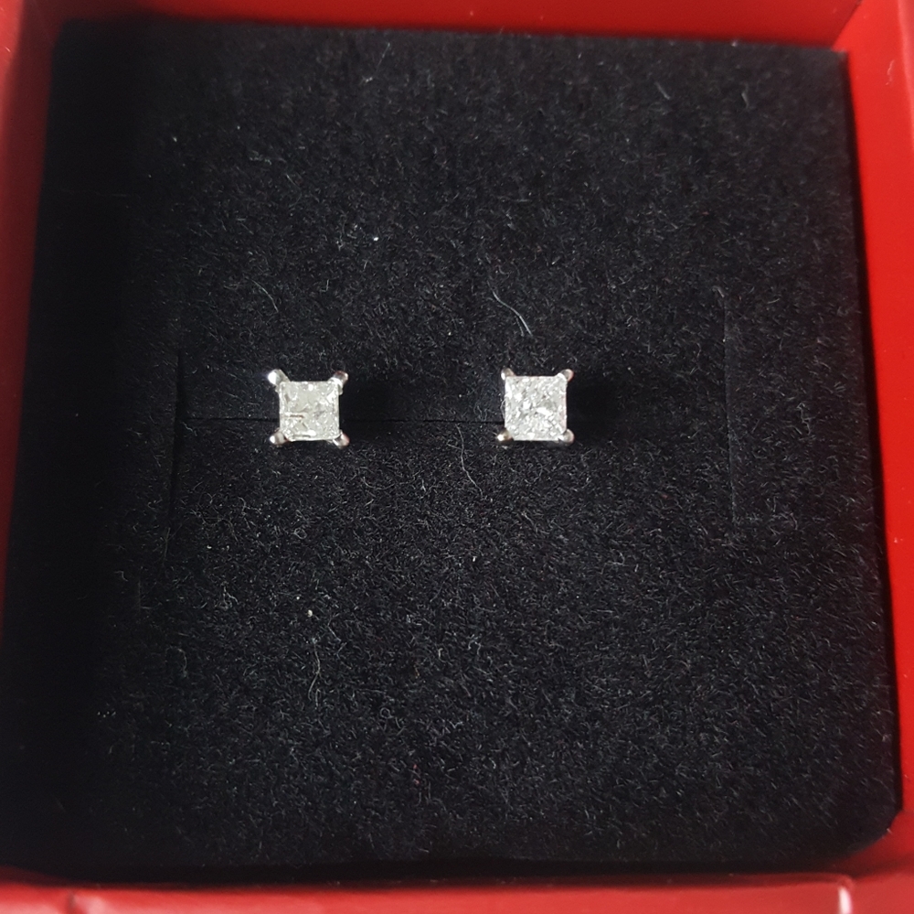1/4 carat princess cut diamond earrings 14kwg